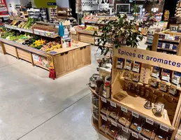 688-biocoop-publier-amphion-magasin-bio-alimentation-epice-aromate-condiment-fruit-legume-plante.webp